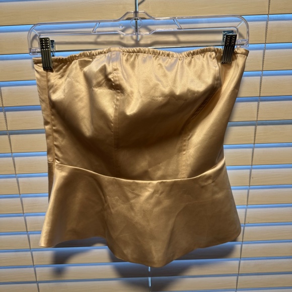 Pearl Satin Peplum Corset - Picture 3 of 3